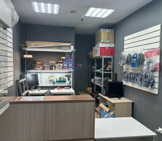 ул. Ахазова 8